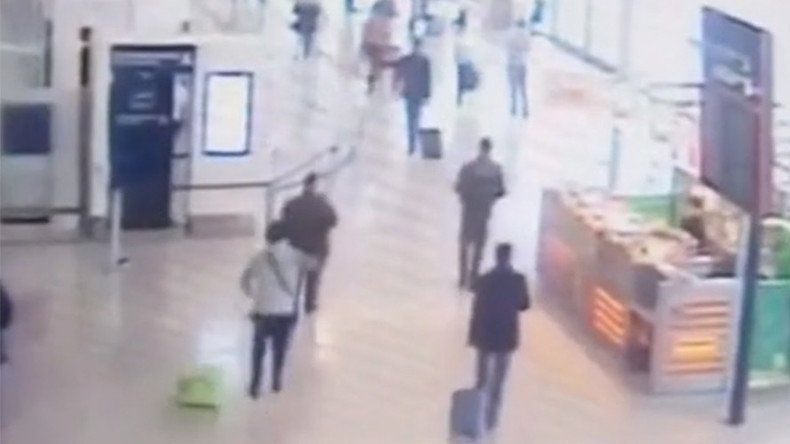 Security footage shows Paris Orly attacker approaching soldier from behind (VIDEO)