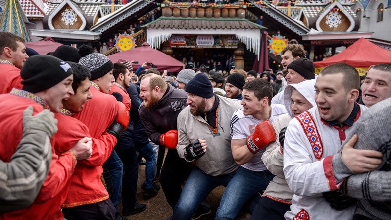 ‘We’re looking to sue Daily Mirror’ – Russian pancake festival fight organizers on hooligan claims