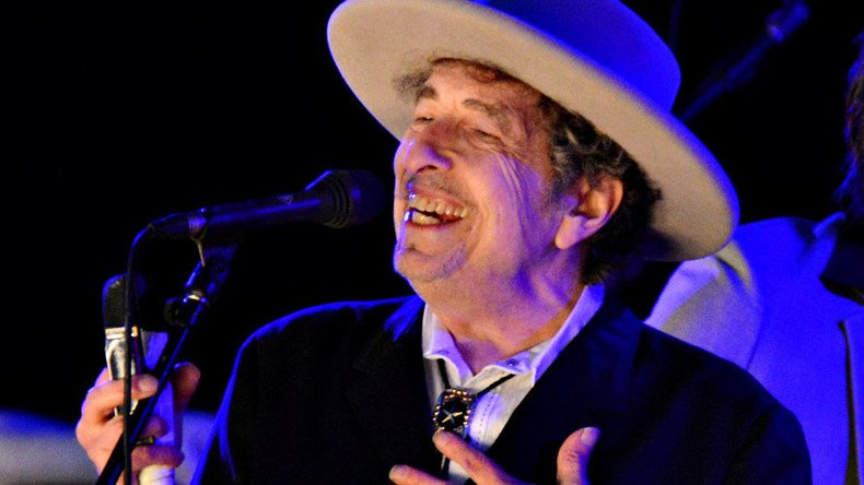 Bob Dylan requests media exclusion when he receives Nobel prize