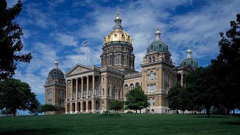 Iowa governor blocks minimum wage hike approved in several counties