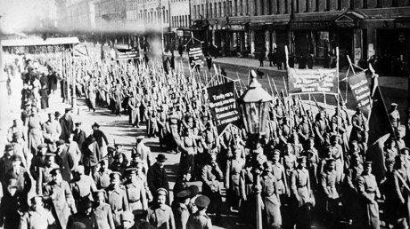 Revolution begins: Mass protests, bloody uprising & Tsar abdicates (#1917LIVE coverage)