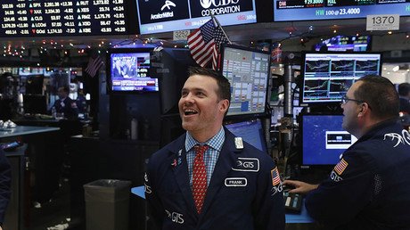 Dow jumps more than 150 points, ending longest losing streak since 2011