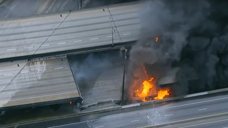 Huge fire causes highway collapse & traffic mayhem in Atlanta (PHOTOS, VIDEO)