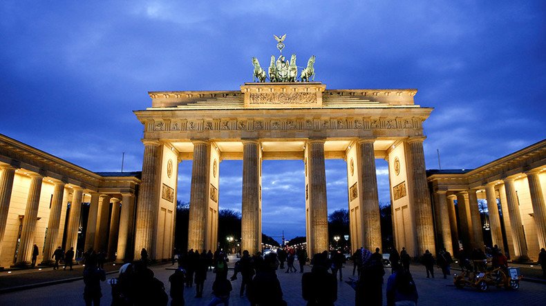 Berlin in hot water for not lighting Brandenburg Gate in tribute to St. Petersburg attack victims 
