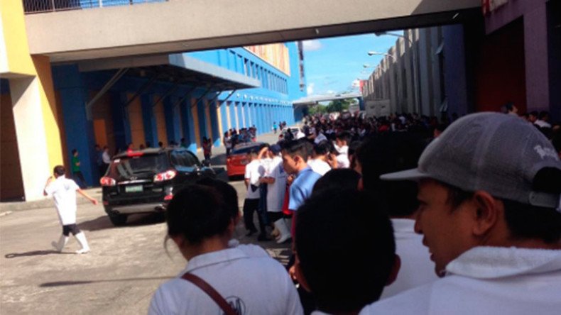 Earthquake jolts Philippine mall as terrified shoppers run for their lives (DRAMATIC VIDEO)