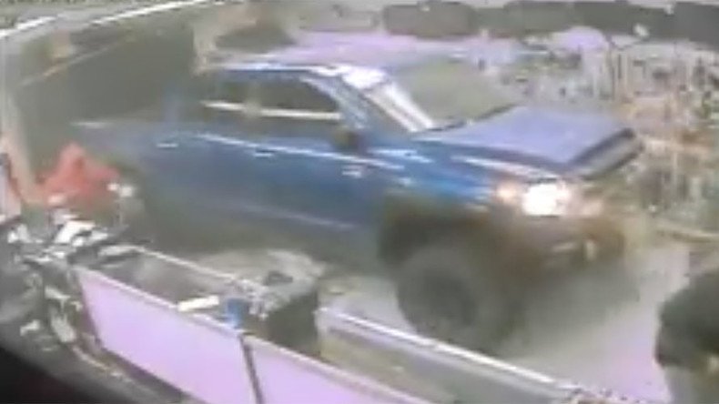 Thieves ram stolen truck into Florida gun shop to steal guns and ammo in daring heist (VIDEO)