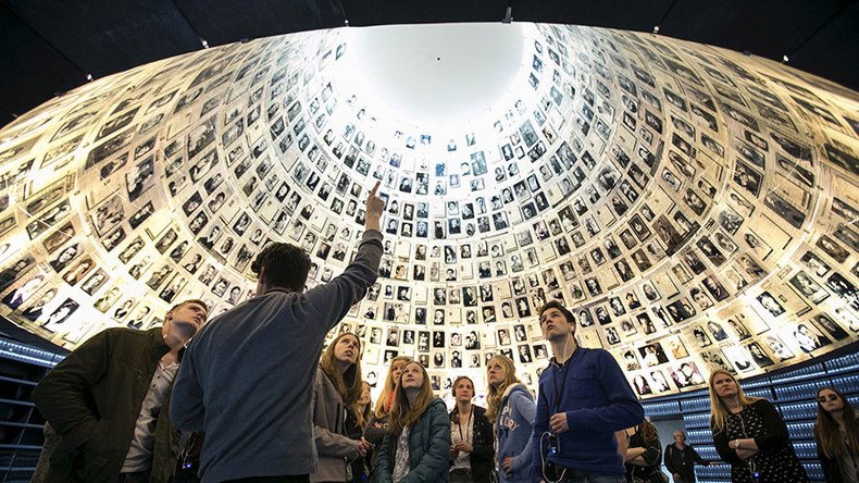 Israeli Holocaust museum joins chorus of anger against Spicer over ‘chemical weapons’ remark