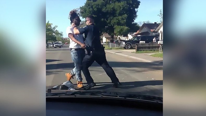 ‘Unacceptable’: Sacramento police to investigate cop who punched jaywalking suspect (VIDEO)
