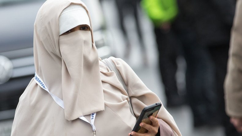 German bus driver faces €10K fine for refusing to transport niqab-wearing Muslim woman