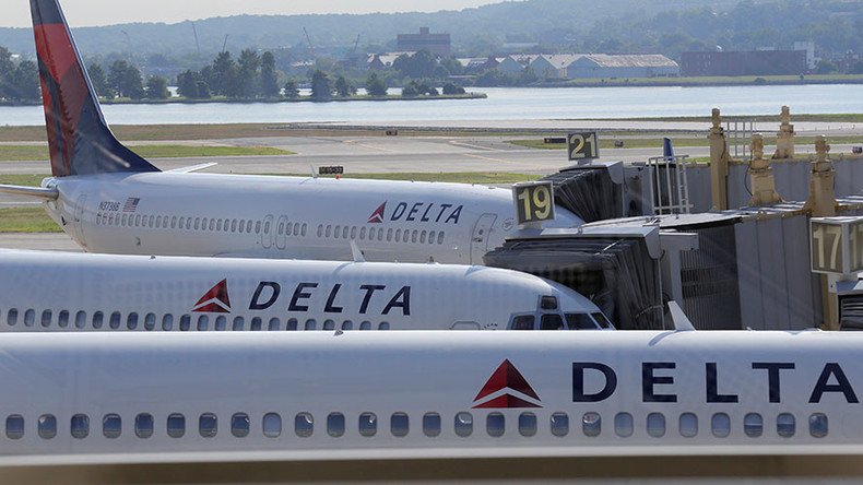 United Airlines fallout: Delta to offer up to $10,000 incentive to give up your seat
