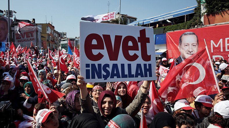 Turkey goes to polls in referendum on expanding president Erdogan’s powers