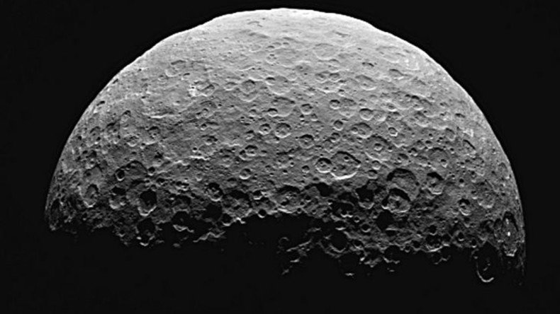Icy heart: Dramatic landslides on Ceres shed new light on dwarf planet (PHOTOS)