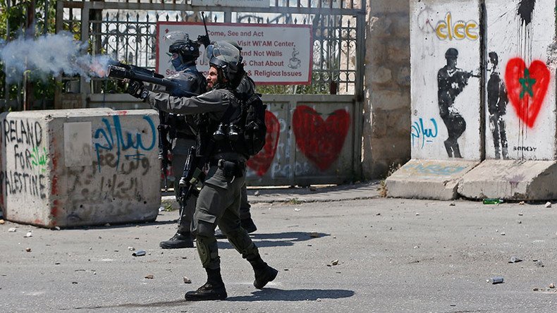 IDF uses stun grenades, tear gas to disperse rally in support of Palestinian hunger strikers (VIDEO)