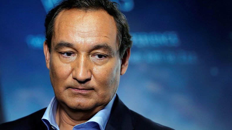 United Airlines CEO won’t assume chairmanship next year after ‘horrific’ seating fiasco