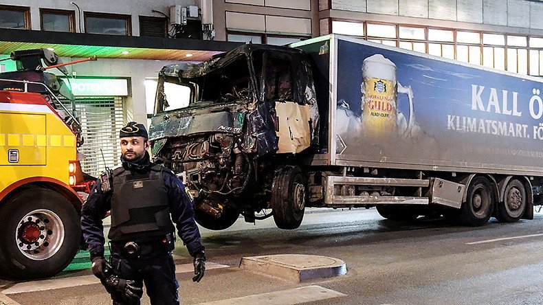 Police weren’t equipped to protect themselves & others during Stockholm truck attack – reports