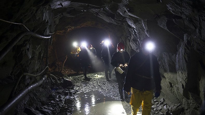 Mine collapse in Siberia leaves 2 dead, 1 in emergency care