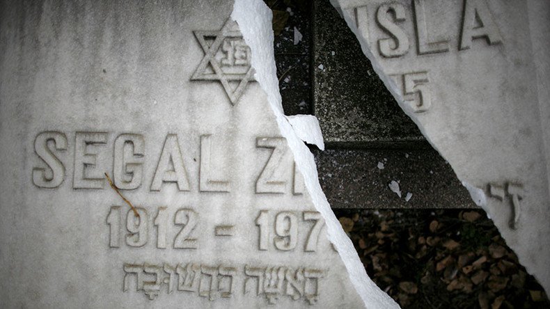 Jewish community shocked as Bucharest cemetery vandalized on Holocaust Remembrance Day