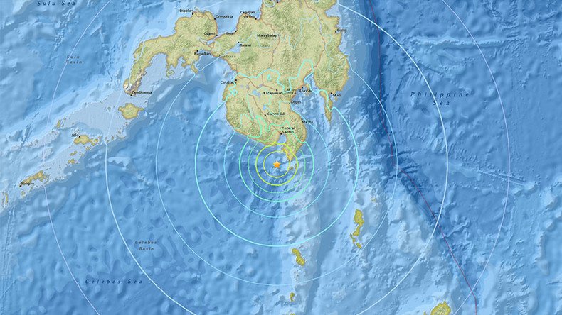 6.8 quake off Philippines triggers tsunami warning