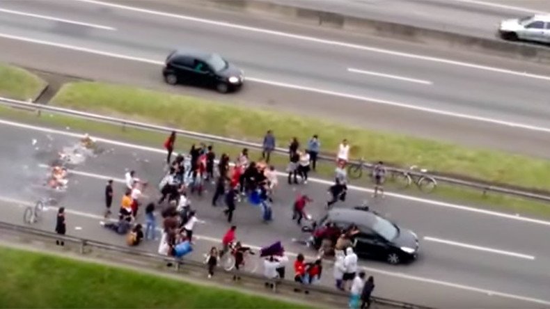 Car ploughs through anti-austerity protesters on Brazilian highway (GRAPHIC VIDEO)