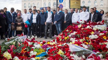'You can’t break us’: Zenit visit site of St. Petersburg Metro blast in show of solidarity