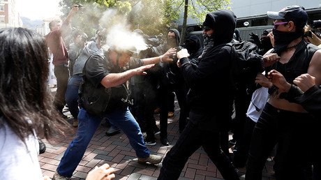 Multiple injuries, 21 arrests as pro & anti-Trump protesters clash in Berkeley, California (VIDEOS)