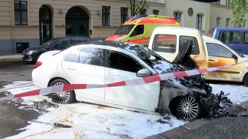Several cars burnt in Berlin ahead of May Day protests (VIDEO)