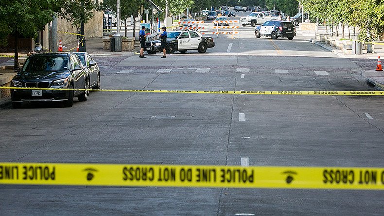 1 dead, 3 injured in stabbing at University of Texas at Austin