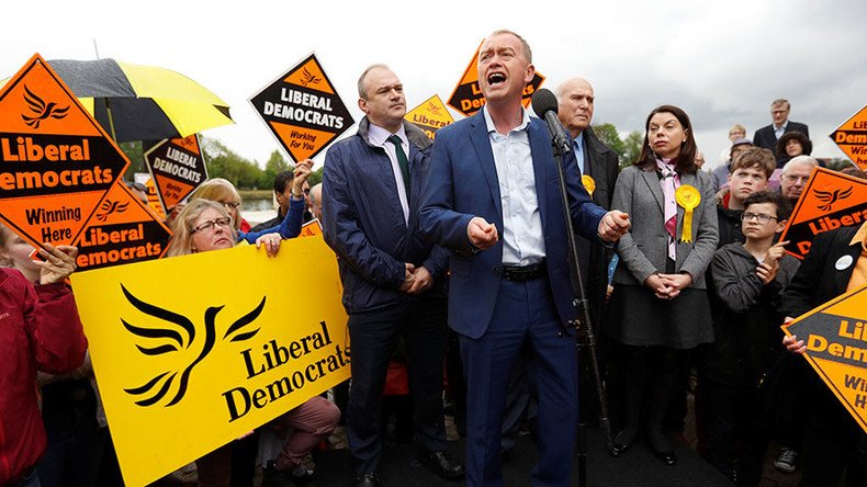 Pro-Brexit voter rails against Lib Dem leader on campaign trail (VIDEO)