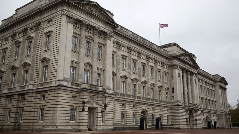 UK media in frenzy over emergency meeting at Buckingham Palace called by Queen’s senior aides