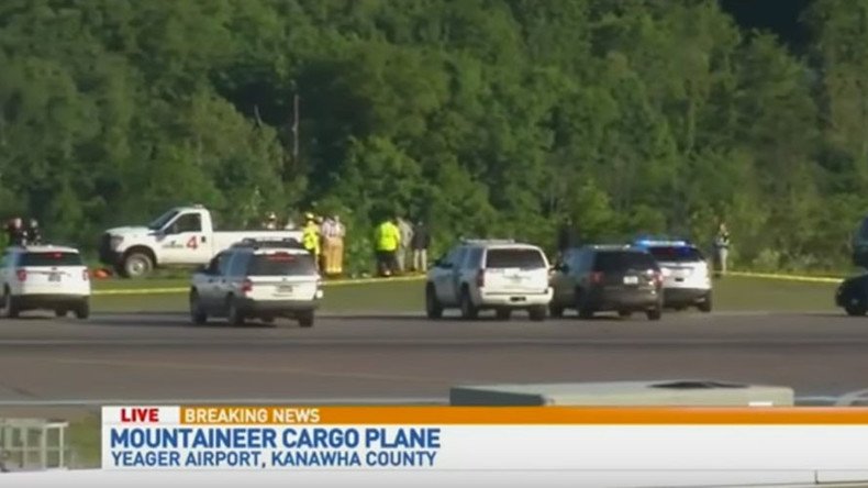 2 dead after cargo plane crashes at West Virginia airport