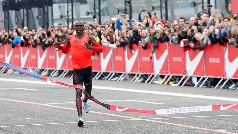 #Breaking2: Kenyan runner comes agonizingly close to sub 2-hour marathon (VIDEO)