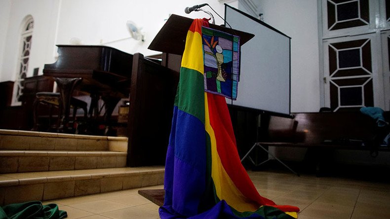 Cuba hosts first ever religious ceremony led by transgender clergyman (PHOTOS)