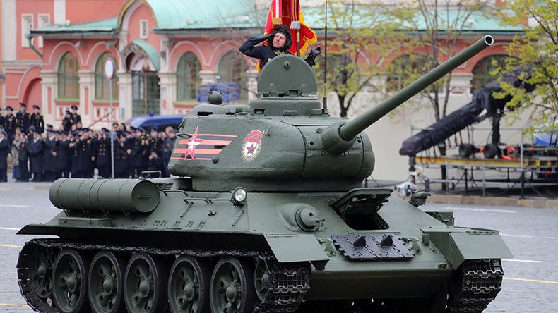 Ride V-Day military hardware through Moscow with RT’s 360 videos
