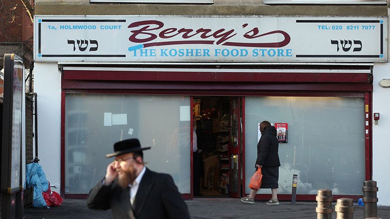 Man wielding meat cleaver storms Jewish shops, threatens young girls (VIDEO)