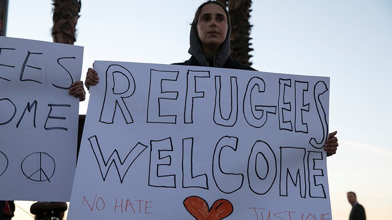 Refugee entry to US slumps despite court blocks of Trump travel ban