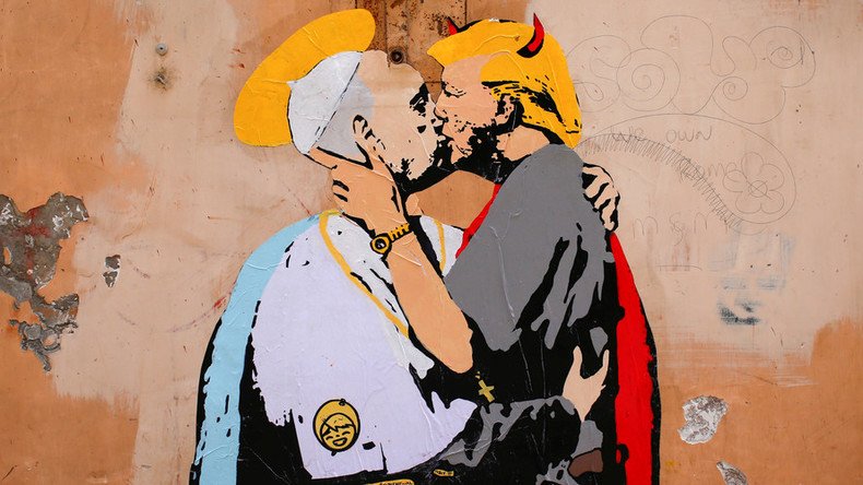 Horny Trump's passionate embrace with Pope in Rome mural (PHOTOS)