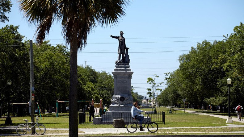 Heavy police presence as 2nd Confederate monument removed in New Orleans 
