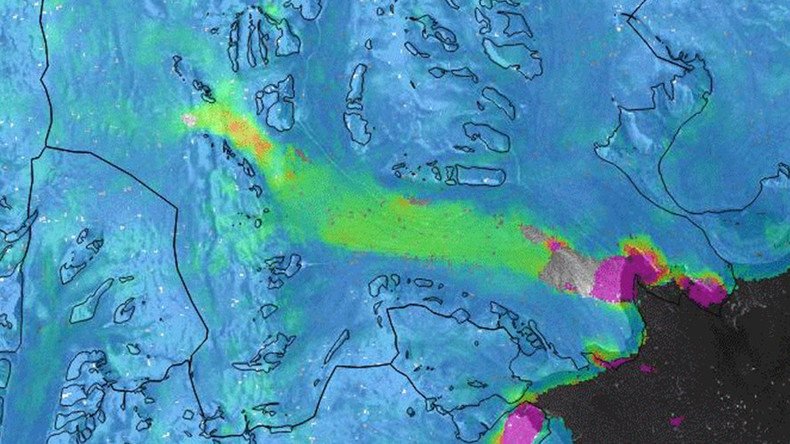 Satellites capture rapid movement of Arctic glacier (IMAGES)