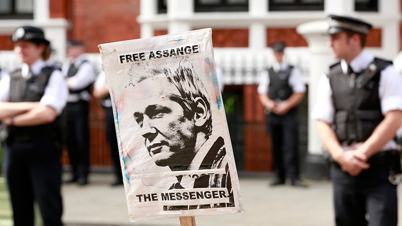Downing Street protesters say police plan to arrest Assange is ‘beyond the pale’