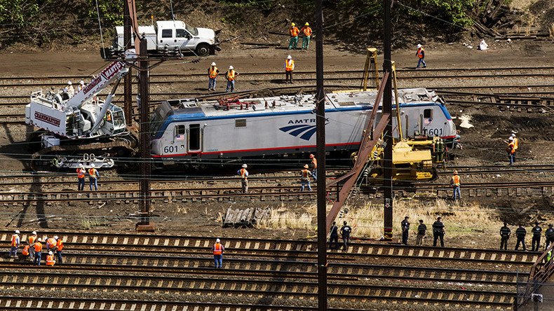 Amtrak engineer turns himself in, faces charges related to fatal 2015 crash