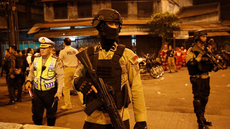 Two dead after suicide bombings at Jakarta bus station (GRAPHIC VIDEO) 