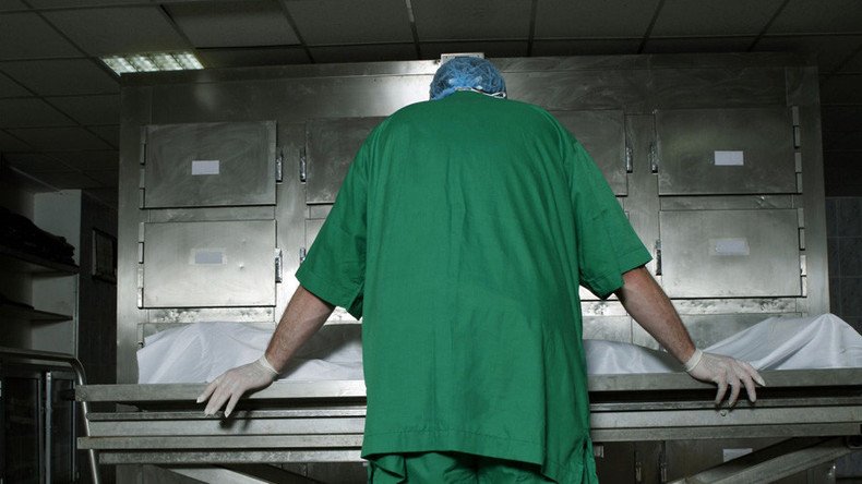 Morgue workers cut open corpse to steal hidden drugs