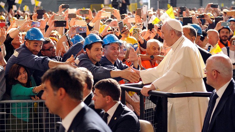 Pope Francis compares financial speculators to mercenaries 