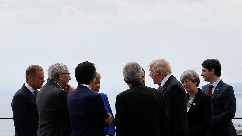 Justin Trudeau left out as G7 leaders huddle (VIDEO)