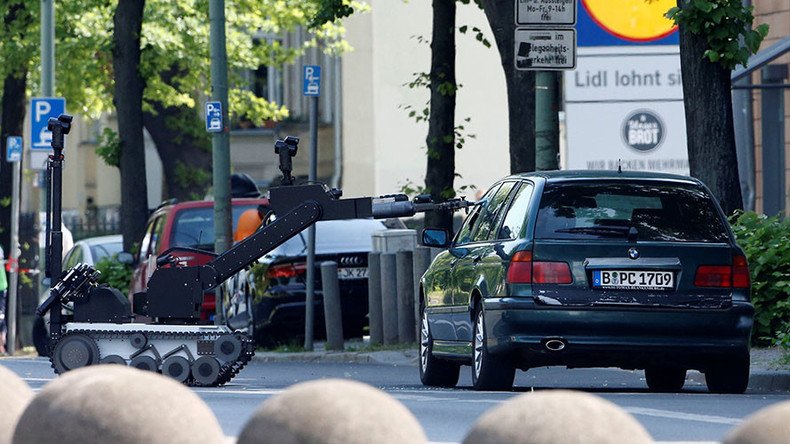 False bomb alarm after car with diesel canister & wires found at Berlin kindergarten (PHOTO, VIDEO)