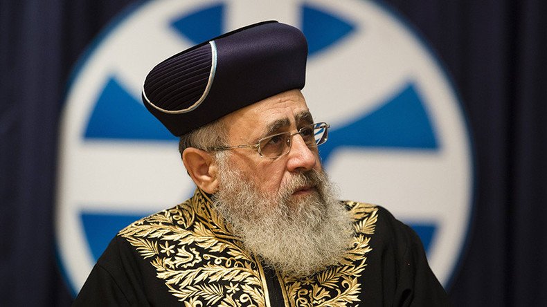 ‘Ignore female singers!’ Chief rabbi tells Israeli soldiers to bury their faces in Torah