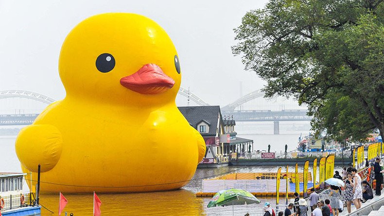 Giant rubber ducky costs Ontario $200k