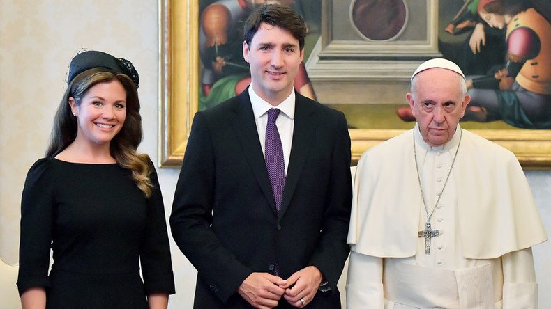 Miserable Pope Francis looks unimpressed in Vatican meeting with Trudeau (PHOTO)