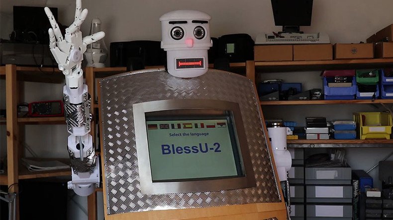 ‘BlessU-2’: Robot priest delivers blessings to German worshipers in 5 languages (VIDEO)