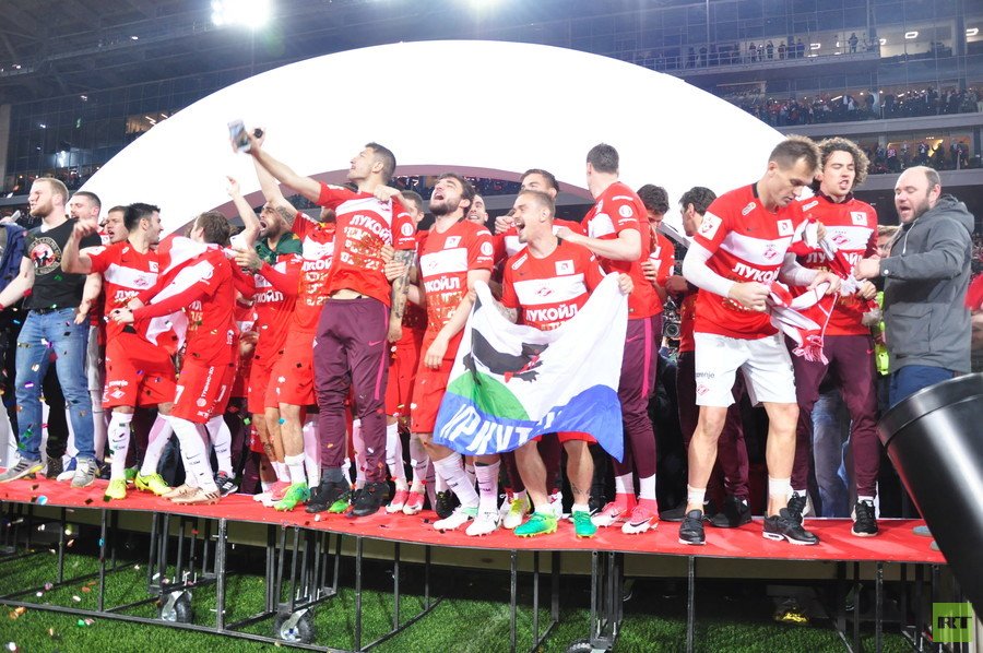 Spartak Moscow win first league title since 2001